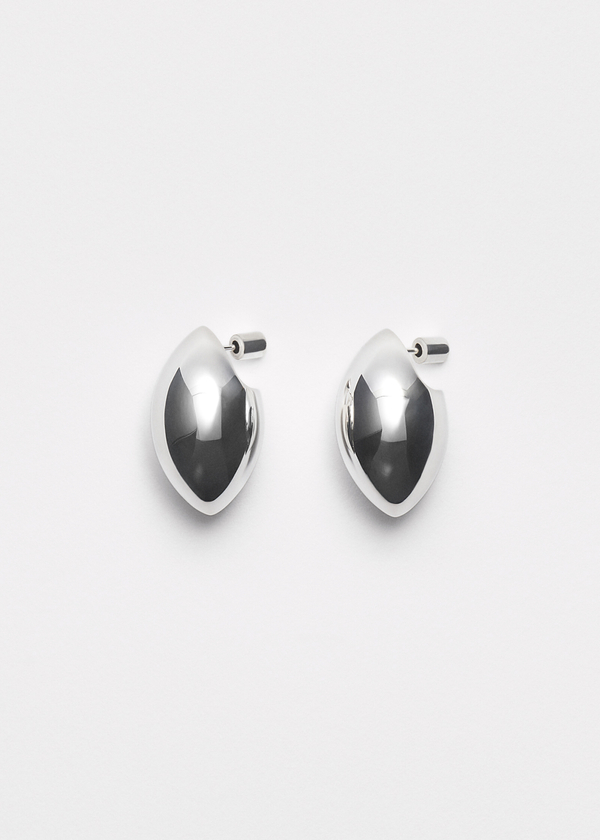 Pearl earrings split