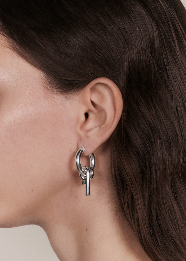 Pearl earrings split